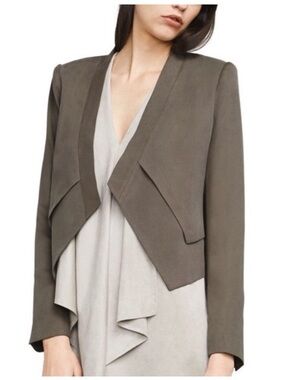 NWT BCBG MaxAzria Lloyd Cropped Shoulder Pad Blazer in Dusty Olive Size XS